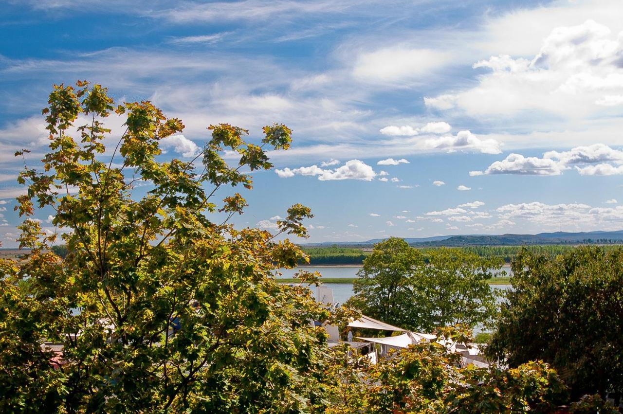 Sunset River Studio Галац Экстерьер фото